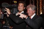 18 December 2008 Kerst/Nieuwjaarsborrel Princess
Willibrord Frequin met zijn zoon en cameraman Louis Frequin
Foto Peter Smulders BV Eindhoven