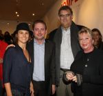 Amsterdam, 15 November 2008
Opening Expositie van Judith Wiersma
Willy Hoogland met gaar man Rob Hoogland en haar zoon en Judith Wiersma
Foto Peter Smulders BV