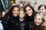 Amsterdam 5 november 2008
Yolanthe Cabau v Kasbergen op school met kinderen voor goed doel Stop kindermisbruik. Maxim en Joelle Gullit et Yolanthe
Peter Smulders bv