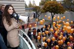 Amsterdam 5 november 2008
Yolanthe Cabau v Kasbergen op school met kinderen voor goed doel Stop kindermisbruik.
Peter Smulders bv