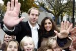 Amsterdam 5 november 2008
Yolanthe Cabau v Kasbergen op school met kinderen voor goed doel Stop kindermisbruik. Yolanthe met Arjan Erkel
Peter Smulders bv