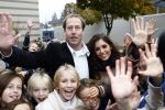 Amsterdam 5 november 2008
Yolanthe Cabau v Kasbergen op school met kinderen voor goed doel Stop kindermisbruik. Yolanthe met Arjan Erkel
Peter Smulders bv