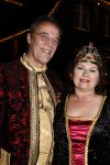 Amsterdam 21 december 2008
House warm party van Jan Smit en Yolanthe Cabau v Kasbergen. Iedereen is verkleed in kleding uit sprookjes. Moeder Yolanthe met man
Peter Smulders bv