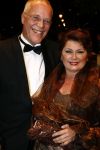Amsterdam 24 oktober 2008
Uitreiking en gala van de televizierring 2008 in Carre. Moeder Yolanthe Cabau v Kasbergen met vriend
Peter Smulders bv