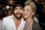 Amsterdam 22 mei 2010
Toppers in de arena met Rene Froger Gerard Joling Jeroen v d Boom en Gordon. Mari v d Ven met een vriendin
Peter Smulders bv