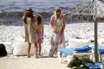 Ibiza 2 mei 2010
Marco Borsato met Leontien Luca Jada Senna en moeder Mary Borsato op vakantie op ibiza.
Peter Smulders bv