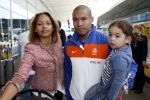 Noordwijk en Schiphol 19 mei 2010
Vertrek Nederlands elftal met vrouwen en kinderen naar Oostenrijk voor trainingskamp ivm WK voetbal. Nigel de Jong met zijn vriendin Winoma en dochter Isaura
Peter Smulders bv