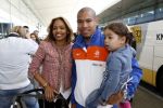 Noordwijk en Schiphol 19 mei 2010
Vertrek Nederlands elftal met vrouwen en kinderen naar Oostenrijk voor trainingskamp ivm WK voetbal. Nigel de Jong met zijn vriendin Winoma en dochter Isaura
Peter Smulders bv