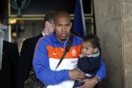 Noordwijk en Schiphol 19 mei 2010
Vertrek Nederlands elftal met vrouwen en kinderen naar Oostenrijk voor trainingskamp ivm WK voetbal. Nigel de Jong met zijn vriendin Winoma en dochter Isaura
Peter Smulders bv