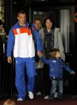 Noordwijk en Schiphol 19 mei 2010
Vertrek Nederlands elftal met vrouwen en kinderen naar Oostenrijk voor trainingskamp ivm WK voetbal. Rafael v d Vaart met zoontje Damian
Peter Smulders bv