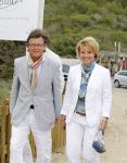 Ibiza 4 mei 2010
Sergio Herman en Ellemieke Vermolen vieren de 40e verjaardag van Sergio met vrienden op het strand bij El Chirinquito. Ex Rik Felderhof met vriend
Peter Smulders bv