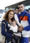 Noordwijk en Schiphol 19 mei 2010
Vertrek Nederlands elftal met vrouwen en kinderen naar Oostenrijk voor trainingskamp ivm WK voetbal. Robin v Persie met zijn vrouw Bouchra en kinderen Shaqueel en Dina
Peter Smulders bv