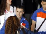 Noordwijk en Schiphol 19 mei 2010
Vertrek Nederlands elftal met vrouwen en kinderen naar Oostenrijk voor trainingskamp ivm WK voetbal. Robin v Persie met zijn vrouw Bouchra en kinderen Shaqueel en Dina
Peter Smulders bv