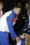 Noordwijk en Schiphol 19 mei 2010
Vertrek Nederlands elftal met vrouwen en kinderen naar Oostenrijk voor trainingskamp ivm WK voetbal. Robin v Persie met zijn vrouw Bouchra en kinderen Shaqueel en Dina
Peter Smulders bv