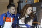 Noordwijk en Schiphol 19 mei 2010
Vertrek Nederlands elftal met vrouwen en kinderen naar Oostenrijk voor trainingskamp ivm WK voetbal. Robin v Persie met zijn vrouw Bouchra en kinderen Shaqueel en Dina
Peter Smulders bv