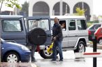 Ibiza 3 mei 2010
Estelle Gullit haalt haar man Ruud  op van het vliegveld op een regenachtig ibiza.
Peter Smulders bv