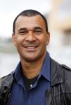 Ibiza 3 mei 2010
Estelle Gullit haalt haar man Ruud  op van het vliegveld op een regenachtig ibiza.
Peter Smulders bv