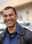 Ibiza 3 mei 2010
Estelle Gullit haalt haar man Ruud  op van het vliegveld op een regenachtig ibiza.
Peter Smulders bv