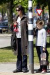 Amsterdam 20 mei 2010
Susan Visser met zoon op straat.
Peter Smulders bv