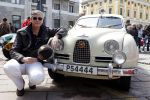 Brescia 6 mei 2010
Mille Miglia in brescia. Victor Muller en zijn zoon rijden in een oude saab
Peter Smulders bv