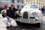 Brescia 6 mei 2010
Mille Miglia in brescia. Victor Muller en zijn zoon rijden in een oude saab
Peter Smulders bv
