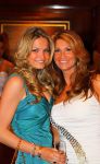 Noordwijk, 2 Mei 2010 Hotel van Oranje, Feest Gerard Joling t.g.v.
het 25 jaar artiesten jubileum
Yvonne Dubbelboer met haar oudste dochter
Foto Peter Smulders BV
