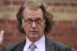 Amsterdam 27 mei 2011
Andre Rieu met op de achtergrond zijn zoon pierre.
Peter Smulders bv