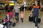 Schiphol 10 juni 2011
Nederlands elftal arriveert op schiphol. Arjen Robben met vrouw en kinderen
Peter Smulders bv