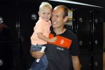 Schiphol 10 juni 2011
Nederlands elftal arriveert op schiphol. Arjen Robben met vrouw en kinderen
Peter Smulders bv
