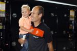 Schiphol 10 juni 2011
Nederlands elftal arriveert op schiphol. Arjen Robben met vrouw en kinderen
Peter Smulders bv