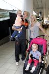 Schiphol 10 juni 2011
Nederlands elftal arriveert op schiphol. Arjen Robben met vrouw en kinderen
Peter Smulders bv