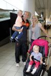 Schiphol 10 juni 2011
Nederlands elftal arriveert op schiphol. Arjen Robben met vrouw en kinderen
Peter Smulders bv