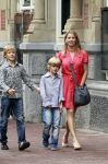Amsterdam 15 juni 2011
Babette v Veen met haar kinderen op straat in Amsterdam.
Peter Smulders bv