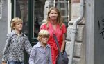 Amsterdam 15 juni 2011
Babette v Veen met haar kinderen op straat in Amsterdam.
Peter Smulders bv
