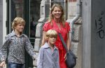 Amsterdam 15 juni 2011
Babette v Veen met haar kinderen op straat in Amsterdam.
Peter Smulders bv