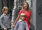 Amsterdam 15 juni 2011
Babette v Veen met haar kinderen op straat in Amsterdam.
Peter Smulders bv
