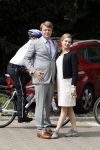 Amstelveen 6 mei 2011
Opnames tv serie over koningin Beatrix met in de hoofdrollen Willeke v Ammelrooy ( Beatrix) Bastiaan Ragas (Prins Willem Alexander) en Katja Herbers (Maxima).
Peter Smulders bv