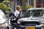Amsterdam 10 mei 2011
Connie Breukhoven met har nieuwe mini countryman.
Peter Smulders bv
