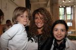 Amsterdam, 12 Mei 2011 Presentatie Magazine BASTA
Fajah Lourens met haar kinderen
Foto Peter Smulders BV