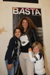 Amsterdam, 12 Mei 2011 Presentatie Magazine BASTA
Fajah Lourens met haar kinderen
Foto Peter Smulders BV
