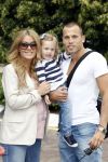 Schiphol oost 10 juni 2011
Johnny Heitinga en zijn zwangere vrouw Charlotte gaan met prive vliegtuig en dochter Jezebel op vakantie naar ibiza.
Peter Smulders bv