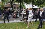 Amsterdam 26 mei 2011
Koningin Beatrix opent expositie van kunst op de apollolaan. Jan Cremer begeleidt haar.
Peter Smulders bv