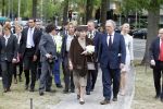 Amsterdam 26 mei 2011
Koningin Beatrix opent expositie van kunst op de apollolaan. Jan Cremer begeleidt haar.
Peter Smulders bv