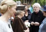 Amsterdam 26 mei 2011
Koningin Beatrix opent expositie van kunst op de apollolaan. Jan Cremer begeleidt haar.
Peter Smulders bv