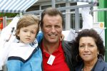 Beverwijk 29 mei 2011
Rafael Sylvie en Damian v d Vaart bij het voetbaaltournooi dat rafael elk jaar organiseert. ouders Rafael Lolita en Ramon v d Vaart
Peter Smulders bv