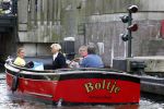 Amsterdam 7 mei 2011
Maarten Spanjer en zijn vriendin varen met hun boot door de grachten van Amsterdam.
Peter Smulders bv
