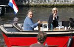 Amsterdam 7 mei 2011
Maarten Spanjer en zijn vriendin varen met hun boot door de grachten van Amsterdam.
Peter Smulders bv