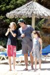 ibiza 5 mei 2011
Marco Borsato met zijn vrouw Leontine en kinderen Jada Senna en Luca op vakantie op ibiza . Ook de aupair is mee.
Peter Smulders bv