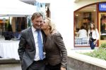 Laren 16 mei 2011
Opening Hastens winkel door oa Mariska v Kolck en haar nieuwe vriend Edgar Peer.
Peter Smulders bv
