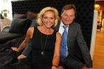 Laren 16 mei 2011
Opening Hastens winkel door oa Mariska v Kolck en haar nieuwe vriend Edgar Peer.
Peter Smulders bv
